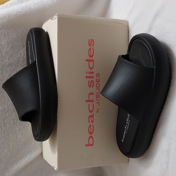 J Slides Beach Slides - Picture 1 of 10